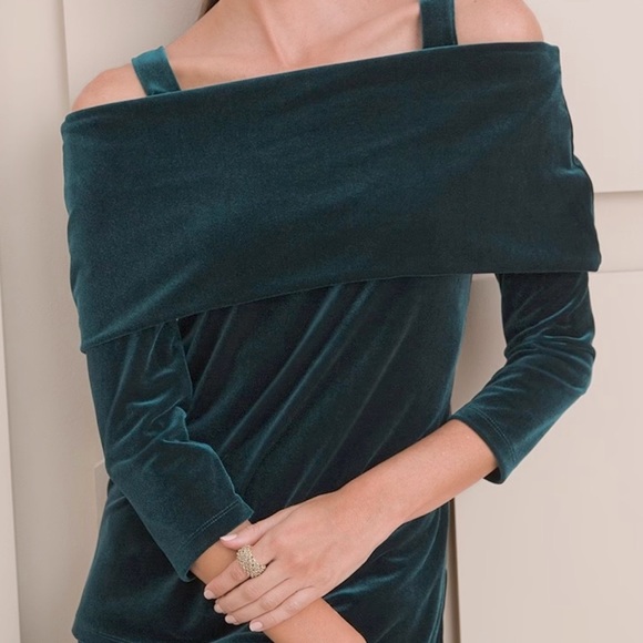 Chico’s Travelers Green Velvet Top Size 2, Large. 3/4 sleeves, unworn, Holiday! - Picture 3 of 13